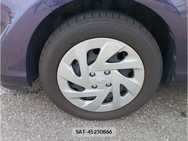 Toyota AQUA 2017-06 8128888-5