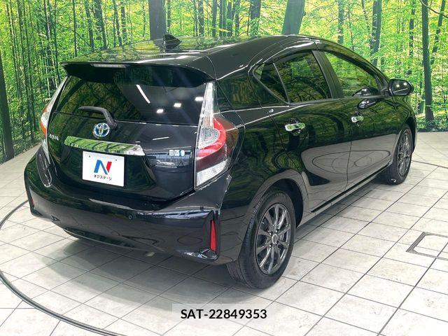 Toyota AQUA 2021-06 8145461-16