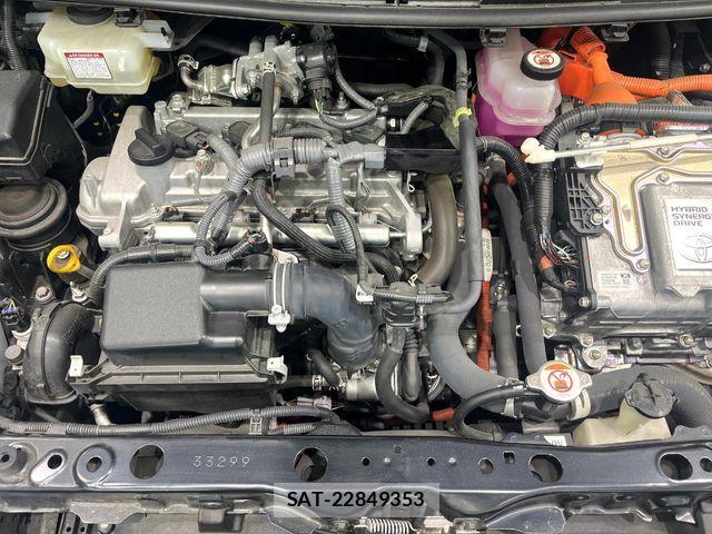 Toyota AQUA 2021-06 8145461-17