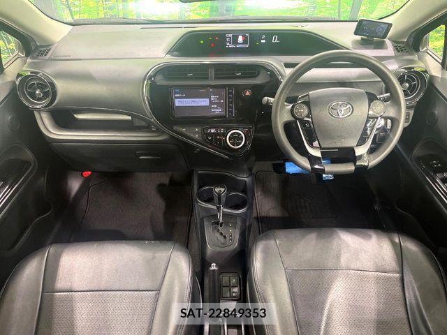 Toyota AQUA 2021-06 8145461-1