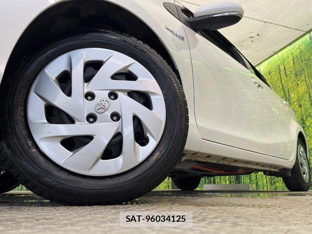 Toyota AQUA 2019-12 8145460-12