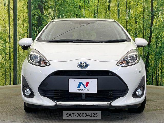 Toyota AQUA 2019-12 8145460-13