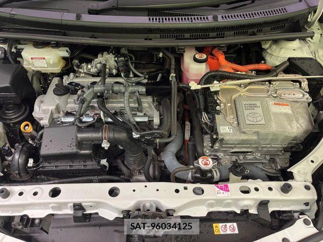 Toyota AQUA 2019-12 8145460-17