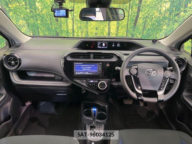 Toyota AQUA 2019-12 8145460-1