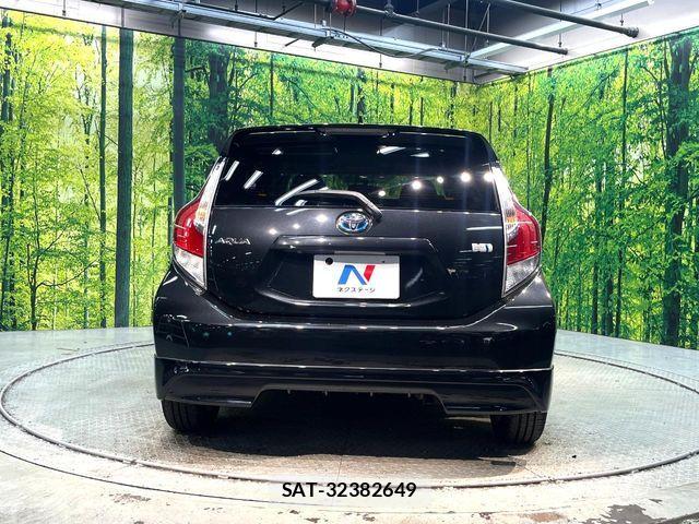 Toyota AQUA 2015-05 8145462-14