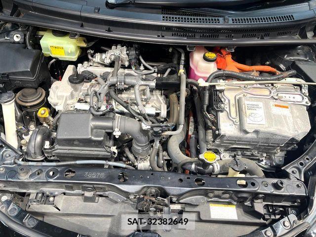 Toyota AQUA 2015-05 8145462-17