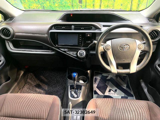 Toyota AQUA 2015-05 8145462-1