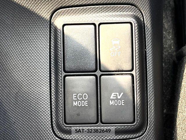 Toyota AQUA 2015-05 8145462-5