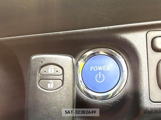 Toyota AQUA 2015-05 8145462-6