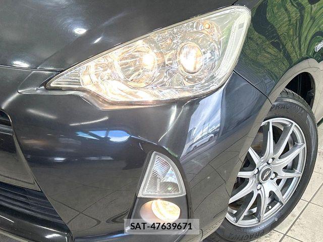 Toyota AQUA 2014-04 8145466-11