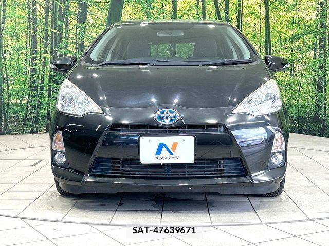 Toyota AQUA 2014-04 8145466-13