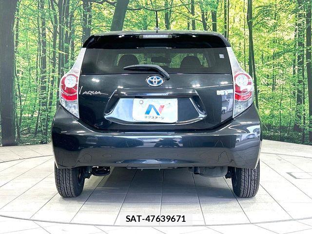 Toyota AQUA 2014-04 8145466-14
