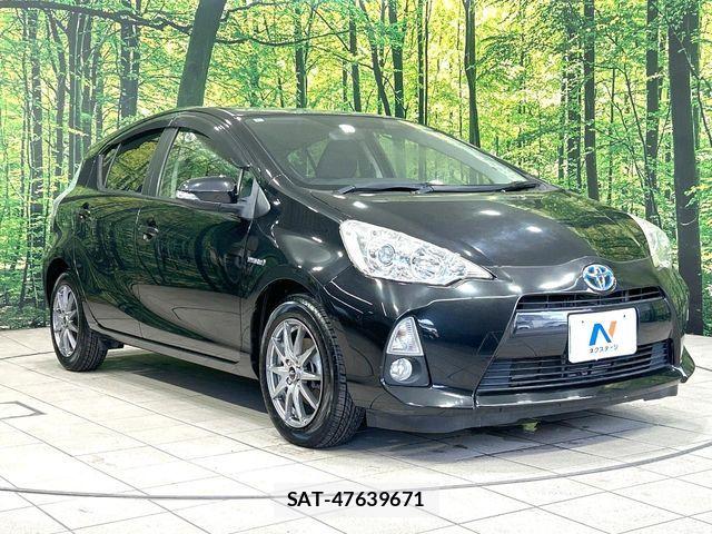 Toyota AQUA 2014-04 8145466-15