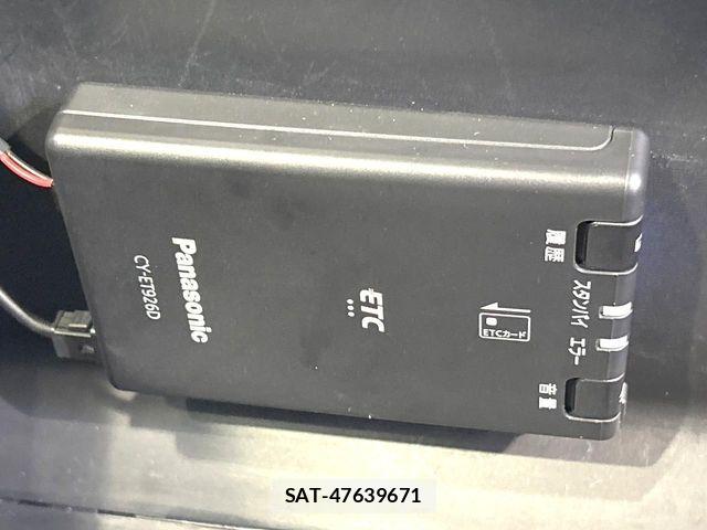 Toyota AQUA 2014-04 8145466-1
