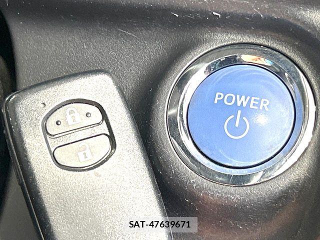 Toyota AQUA 2014-04 8145466-3