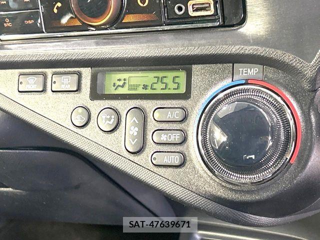 Toyota AQUA 2014-04 8145466-5