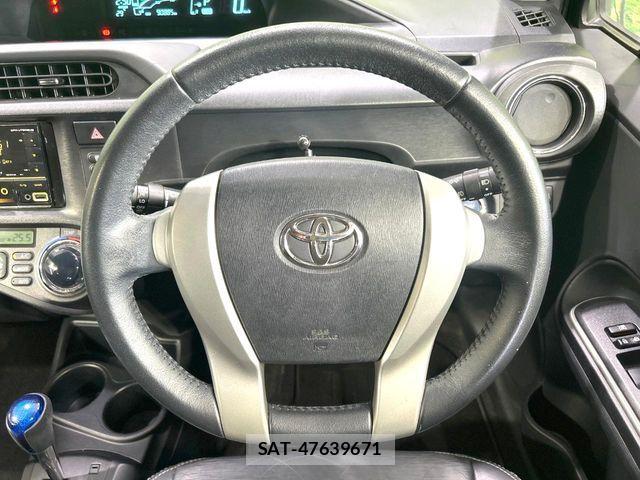 Toyota AQUA 2014-04 8145466-7
