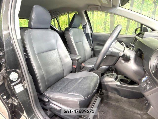 Toyota AQUA 2014-04 8145466-8