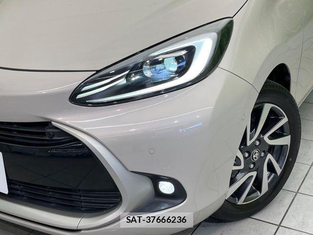 Toyota AQUA 2021-07 8145455-11