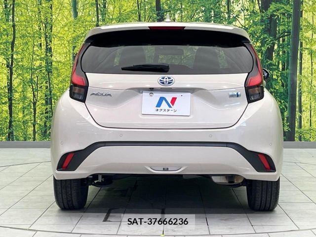 Toyota AQUA 2021-07 8145455-14