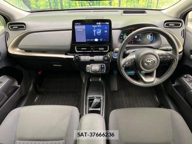 Toyota AQUA 2021-07 8145455-1