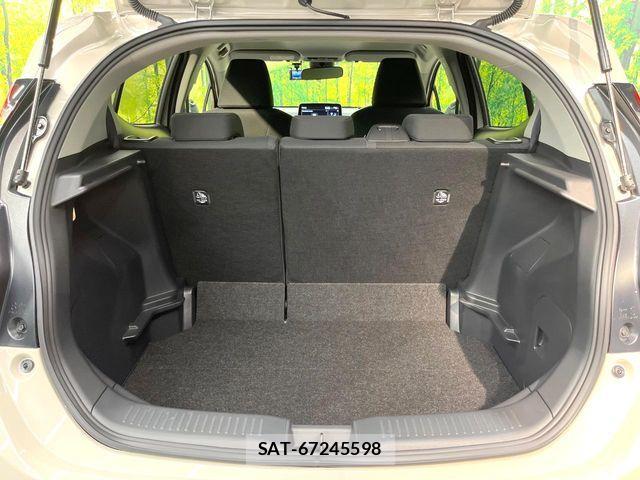 Toyota AQUA 2023-09 8145454-9