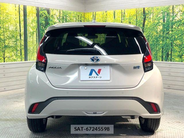 Toyota AQUA 2023-09 8145454-14