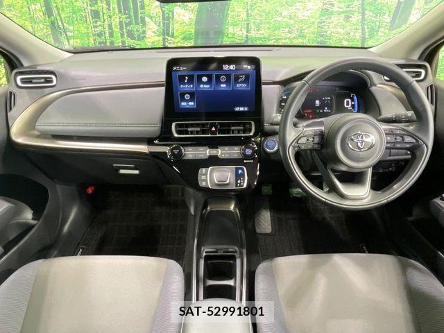 Toyota AQUA 2024-01 8145450-1