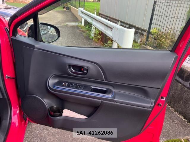 Toyota AQUA 2016-05 8145472-9