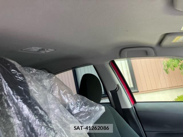 Toyota AQUA 2016-05 8145472-13