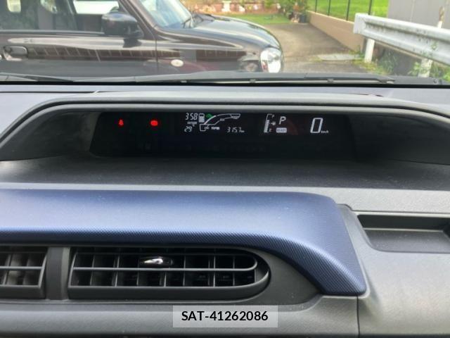 Toyota AQUA 2016-05 8145472-15