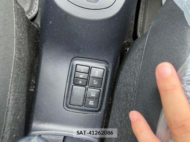 Toyota AQUA 2016-05 8145472-20