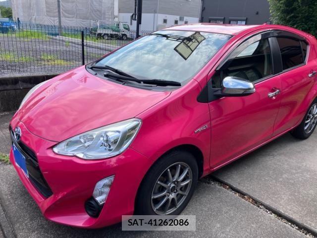 Toyota AQUA 2016-05 8145472-3