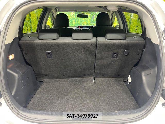 Toyota AQUA 2016-11 8145463-9