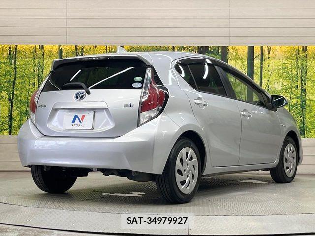 Toyota AQUA 2016-11 8145463-16