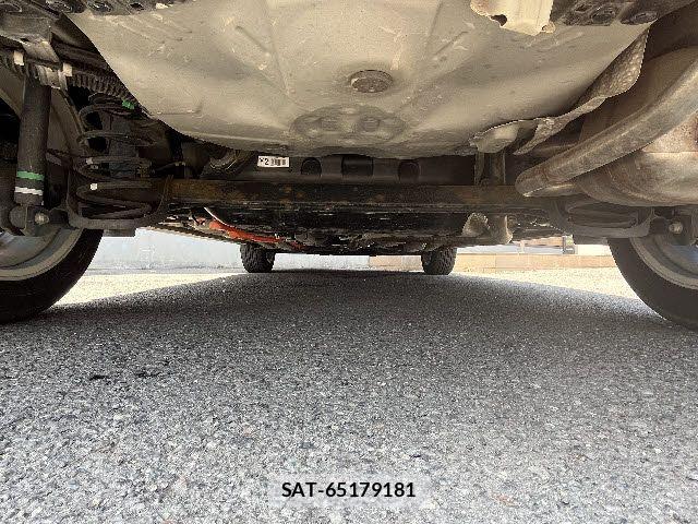 Toyota AQUA 2017-12 8145459-21
