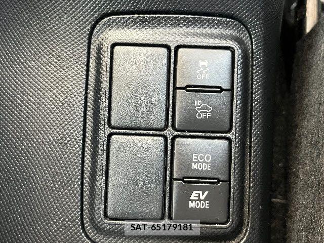Toyota AQUA 2017-12 8145459-22