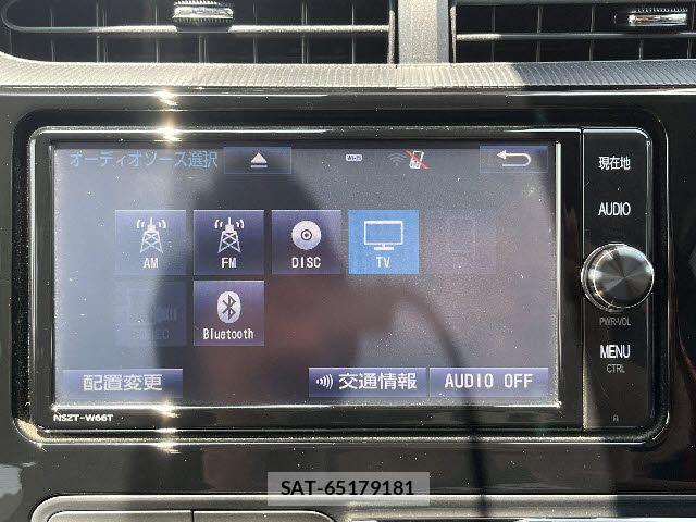 Toyota AQUA 2017-12 8145459-5