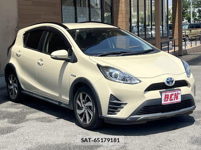 Toyota AQUA 2017-12 8145459-6