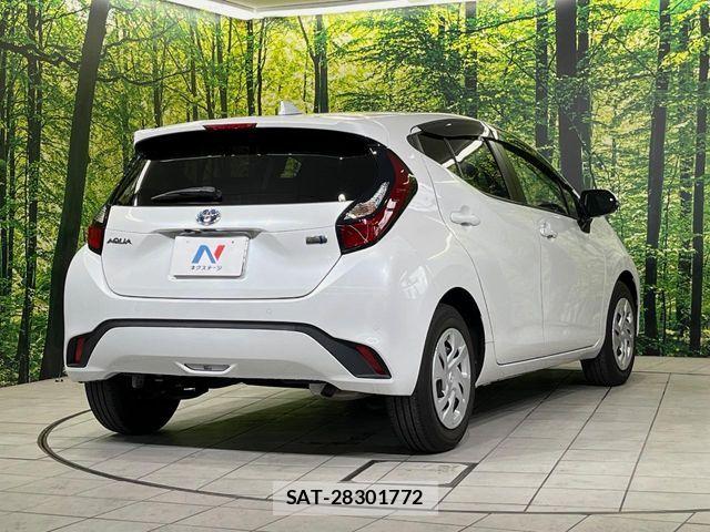 Toyota AQUA 2023-02 8145457-16