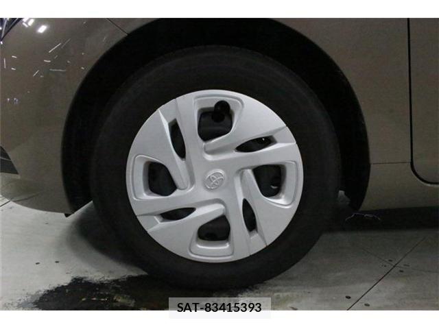 Toyota AQUA 2025-12 8145449-21