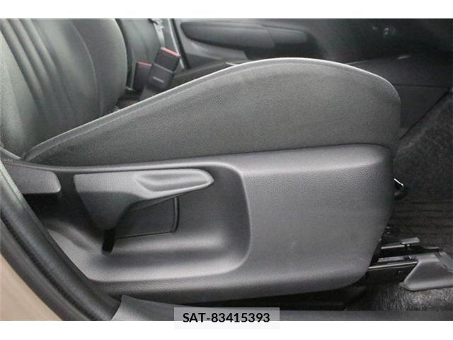 Toyota AQUA 2025-12 8145449-25