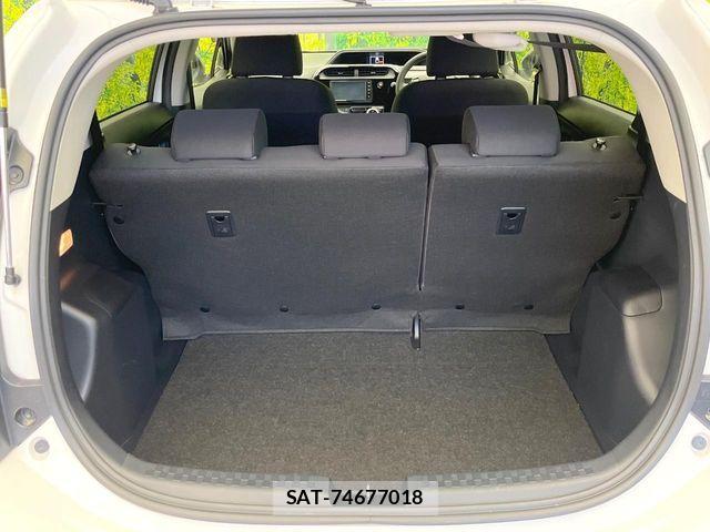 Toyota AQUA 2021-06 8145456-9