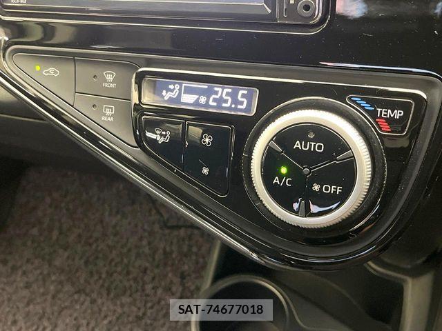 Toyota AQUA 2021-06 8145456-6