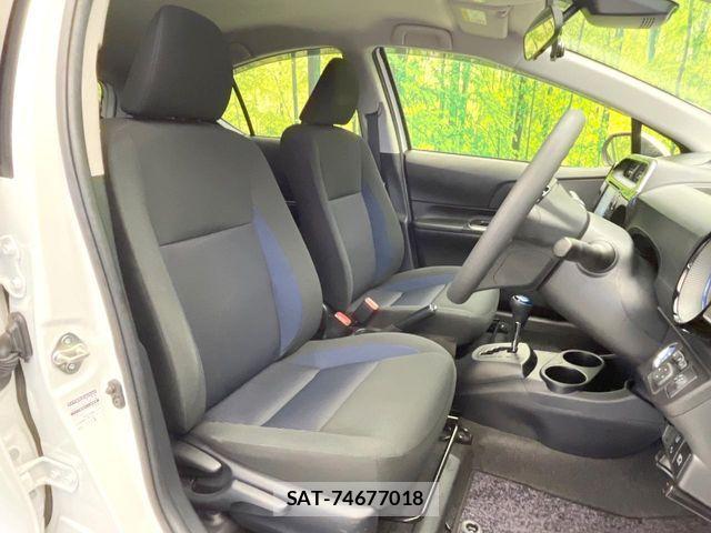 Toyota AQUA 2021-06 8145456-7