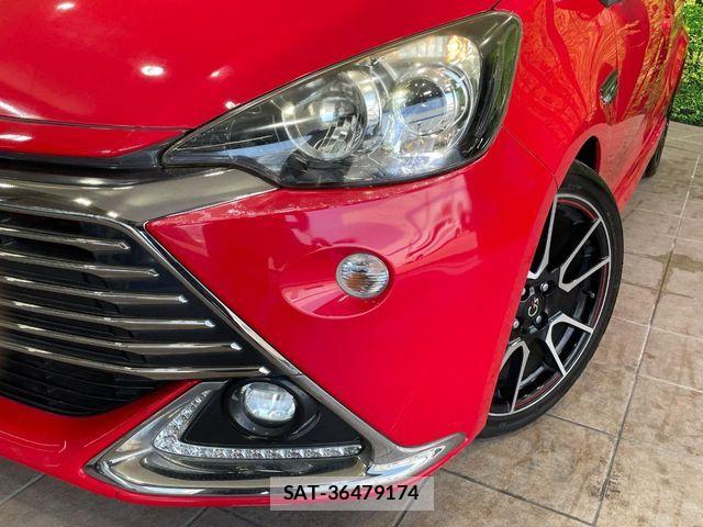 Toyota AQUA 2016-05 8145458-11