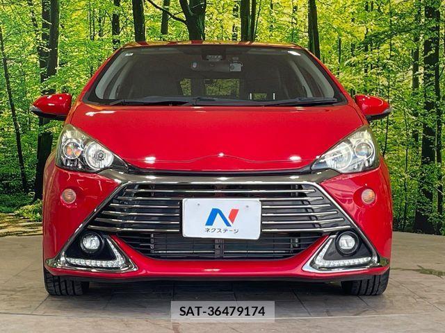 Toyota AQUA 2016-05 8145458-13