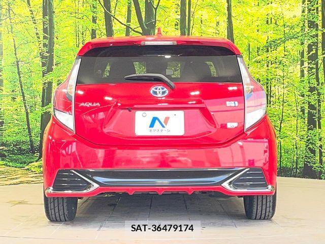 Toyota AQUA 2016-05 8145458-14