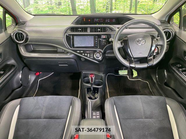 Toyota AQUA 2016-05 8145458-1