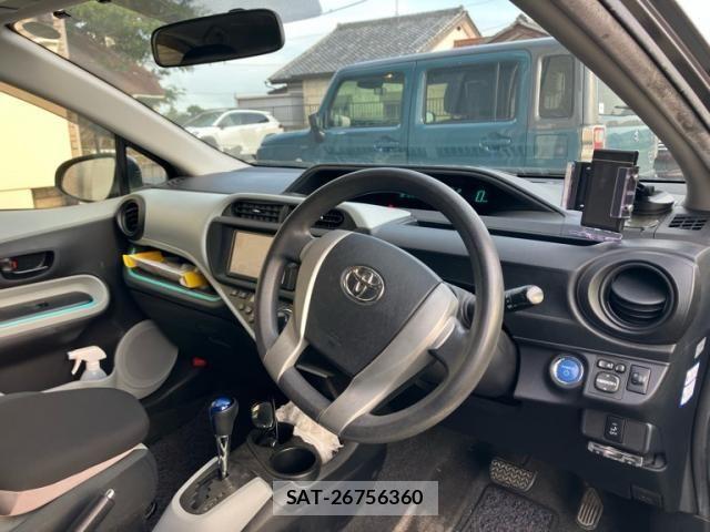 Toyota AQUA 2012-08 8145476-9